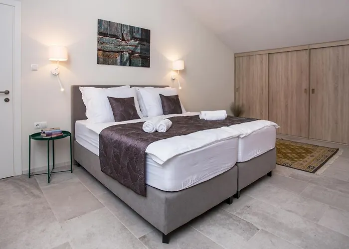 Fig Villa *