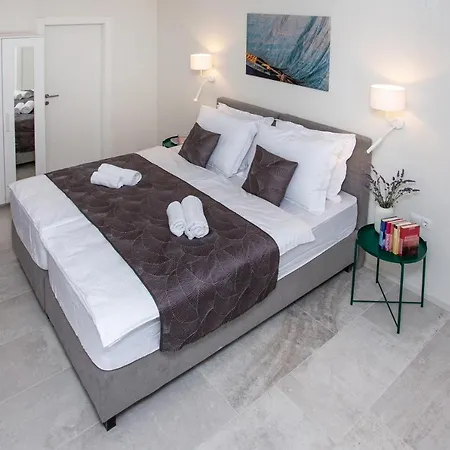 Fig Villa *