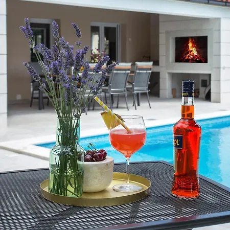 Fig Villa *