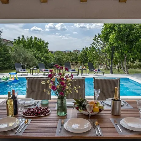 Fig Villa *
