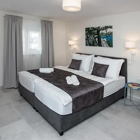 Fig Villa *