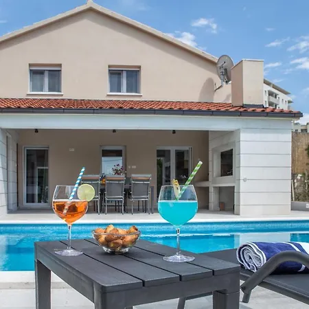 Fig ヴィラ スプリト